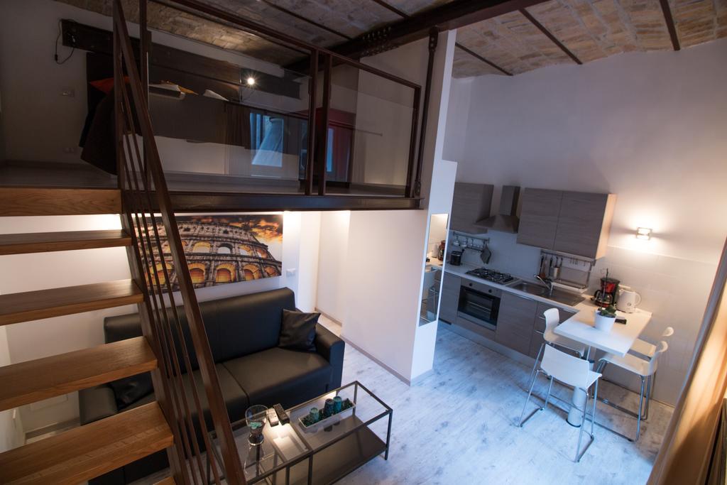 Inner House Apartment Rom